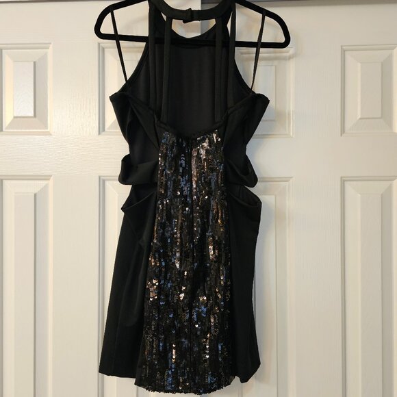 Side cut out Sequin Dress - Picture 5 of 12